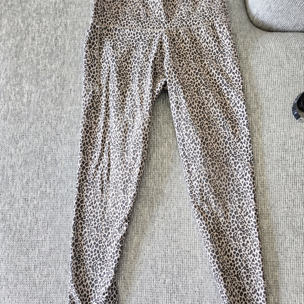 Tasc Active Cropped Leopard Performance Leggings … - image 1